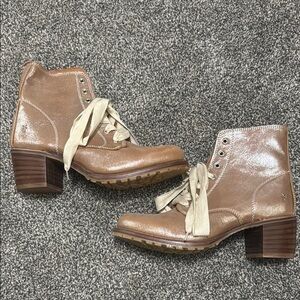 Frye Gal Meets Glam Pink Shimmer Sabrina Lace Up 9.5 NEW